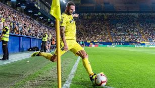 Layún, previo a cobrar un tiro de esquina en La Liga 