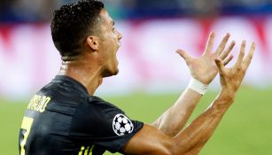 Cristiano se lamenta en un partido con la Juventus