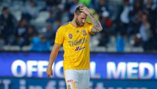 Gignac se lamenta en un encuentro con Tigres durante el A2018