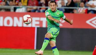 Andrés Guardado durante un encuentro contra el Girona