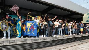 Seguidores de las Águilas son resguardados en estación del tren ligero