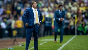 Miguel Herrera durante el encuentro contra Chivas