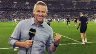 Lineker cubriendo un partido durante su trabajo como analista de TV