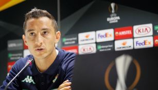 Guardado, durante conferencia de prensa del Betis 