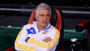 Tuca Ferretti en un partido de los Tigres