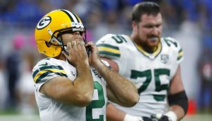 Mason Crosby en lamento tras fallar un gol de campo