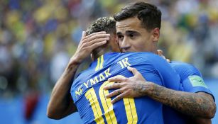 Philippe Coutinho y Neymar en un partido de Rusia 2018