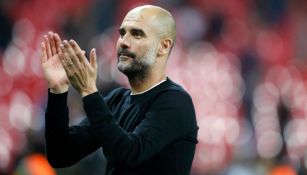 Guardiola aplaude durante juego del Man City