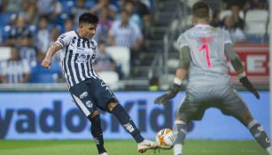 Potente disparo en el duelo de Monterrey contra Gallos