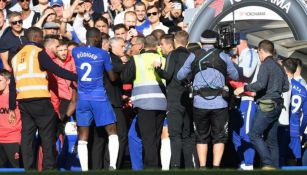 Mourinho se encara con asistente de Sarri