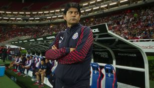 Cardozo dirigiendo un partido de Chivas 