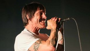 Anthony Kiedis durante un concierto 