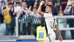 Cristiano Ronaldo festeja un gol con la Juventus