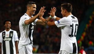 Dybala festeja junto a Cristiano Ronaldo 