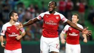 Danny Welbeck festeja gol contra Danny Welbeck