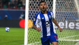 Jesús Corona celebra una anotación con el Porto en Champions