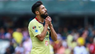 Oribe Peralta se lamenta en un juego con América