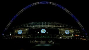 Wembley se ilumina con los colores del Leicester