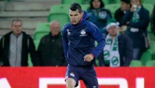 Lozano calienta previo al juego del PSV Eindhoven