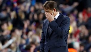 Julian Lopetegui se lamenta durante el Clásico vs Barcelona