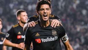 Vela festeja un gol con el LAFC