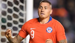 Nico Castillo celebra un gol con Chile