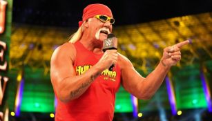 Hulk Hogan durante su aparición en Crown Jewel