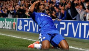 Drogba celebra gol con Chelsea