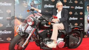 Stan Lee durante una alfombra roja