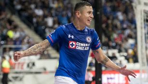 Cata Domínguez festeja gol con Cruz Azul