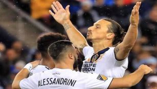 Zlatan Ibrahimovic festeja gol con el Galaxy