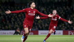  Trent Alexander-Arnold festeja su gol frente al Watford