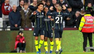 Raheem Sterling festeja su gol contra el West Ham