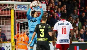 Ochoa, durante encuentro de la Jupiler Pro League 