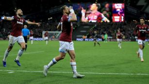 Chicharito, festeja anotación con West Ham 