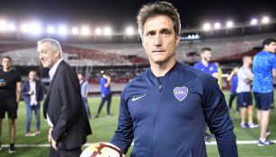 Guillermo Barros Schelotto en la cancha del Monumental