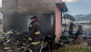 Elementos trabajan en explosión en Tultepec