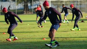 Jugadores de Chivas durante su último entrenamiento en Guadalajara