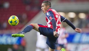 Alejandro Zendejas durante un partido de Chivas