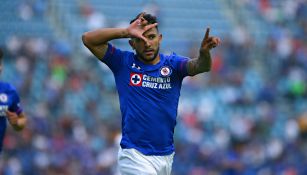 Montoya, festeja anotación con Cruz Azul 