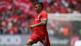 Vega, durante un juego con Toluca en el Apertura 2018