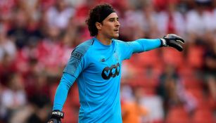 Ochoa aplaude tras un juego del Standard de Lieja