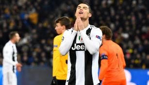 Cristiano Ronaldo se lamenta tras fallar una opción clara de gol con la Juventus