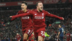 Shaqiri celebra una anotación ante el Manchester United