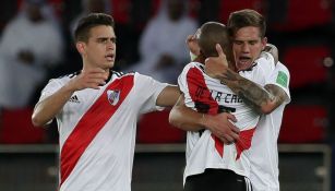 Jugadores de River celebran una anotación contra el Kashima