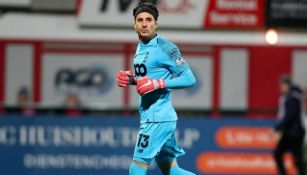 Guillermo Ochoa durante un encuentro ante el Oostende