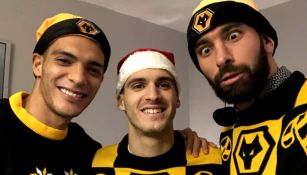 Jiménez y jugadores del Wolves desean Feliz Navidad