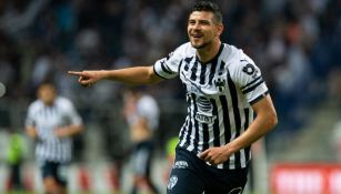 Luis Madrigal celebra gol con Monterrey