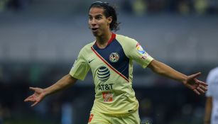 Diego Lainez festeja gol con América