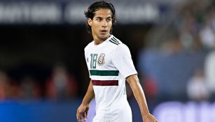 Diego Lainez en un juego con la Selección Mexicana